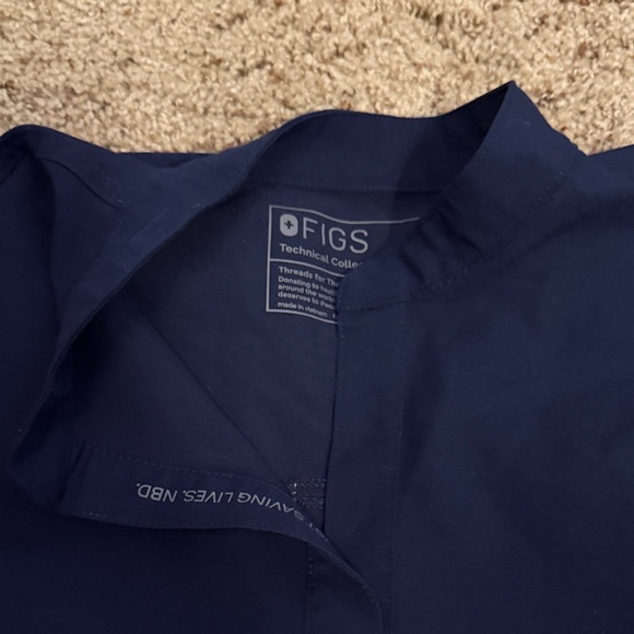 Assorted Scrub Tops XS/S (10 shirts total) - Picture 3 of 12